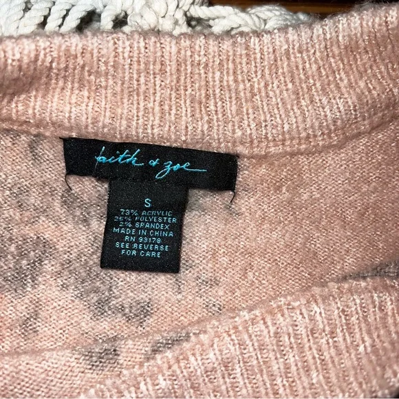 Faith & Zoe | Floral Sweater - Picture 3 of 5